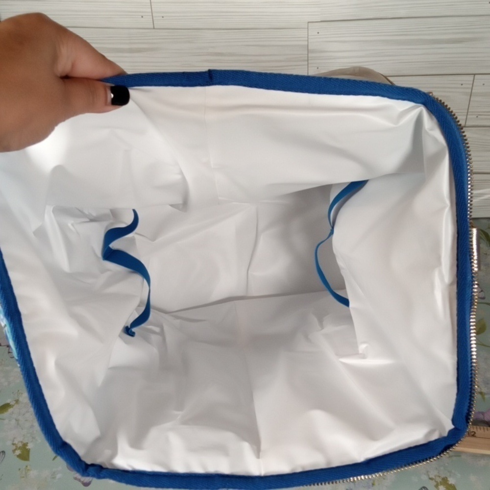 Lilly Pulitzer Insulated Wine Cooler Bag Or Drinks Blue Pinic Football Games - Picture 9 of 9